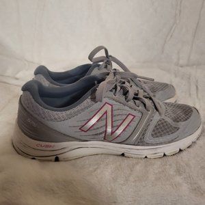 Womens New Balance Shoes 8.5